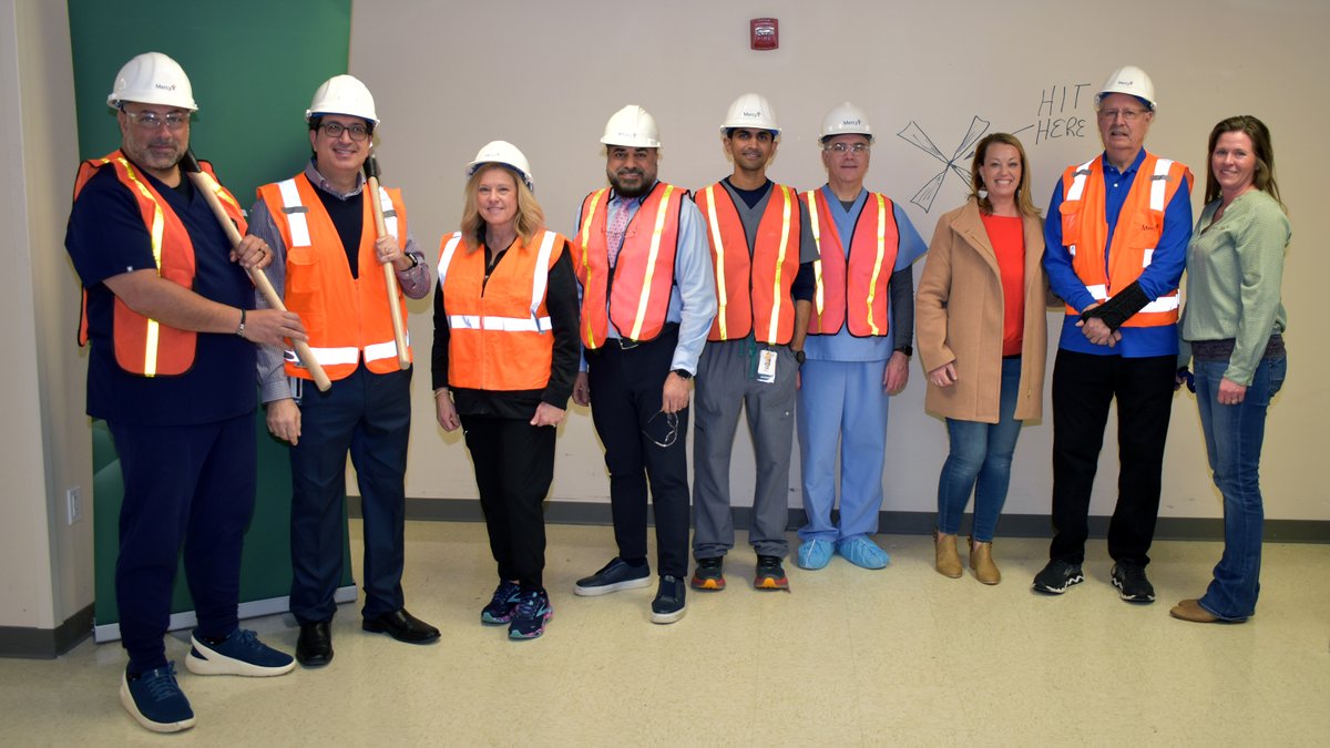 MercyJeffCounty's tweet photo. The first swings of the sledge hammers kick off our project to build two new cardiac catheterization labs. Cath labs are where our cardiovascular team provides care from minimally invasive tests to advanced heart procedures including for patients who suffered a heart attack. https://t.co/1w1X2zb7OU
