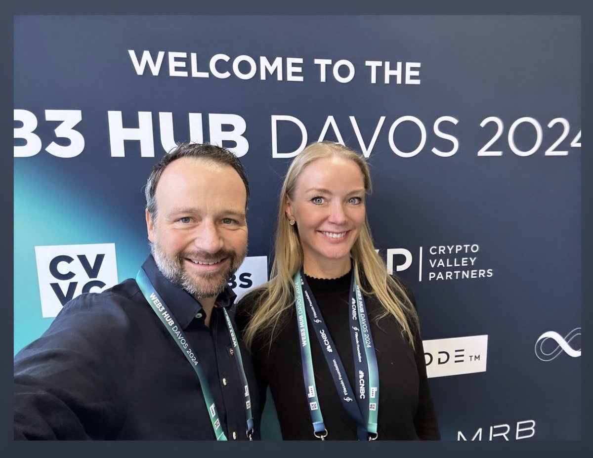 Great time in Davos with Lukas Fluri, CPO at @SmartMedia_Tech 🌐💼 The $VEE powered #smartNFT ecosystem shined bright on the global stage! #Davos2024 @blockv_io