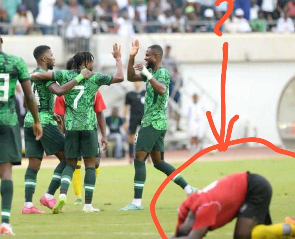 Sights from our win today.... Please can someone tell us what this REFEREE is doing....???

Anyways.... BIG CONGRATULATION Nigeria!!! 

#edoupdates #EdoMEGA #InvestinEdo #InvetinEdo #BreakingNews #Xavi #Trendingnow #Edo2024 #AIRising #AsueIghodalo #AFCON2023 #AFCON2024…