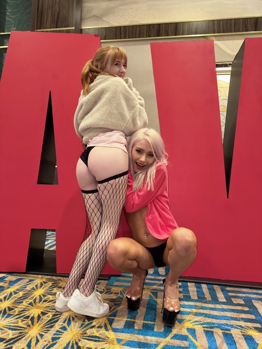 From last @AEexpo g&rsquo;luck to @MADICOLLINSXO and all other nominees tonight!💋💕&hearts;️ https://t.co/gbBNDfzD<a class="tags" href="/tag/aeexpo">@aeexpo</a><a class="tags" href="/tag/madicollinsxo">@madicollinsxo</a><a href="/tag/maxim"class="tags"><span>#maxim</span></a>
