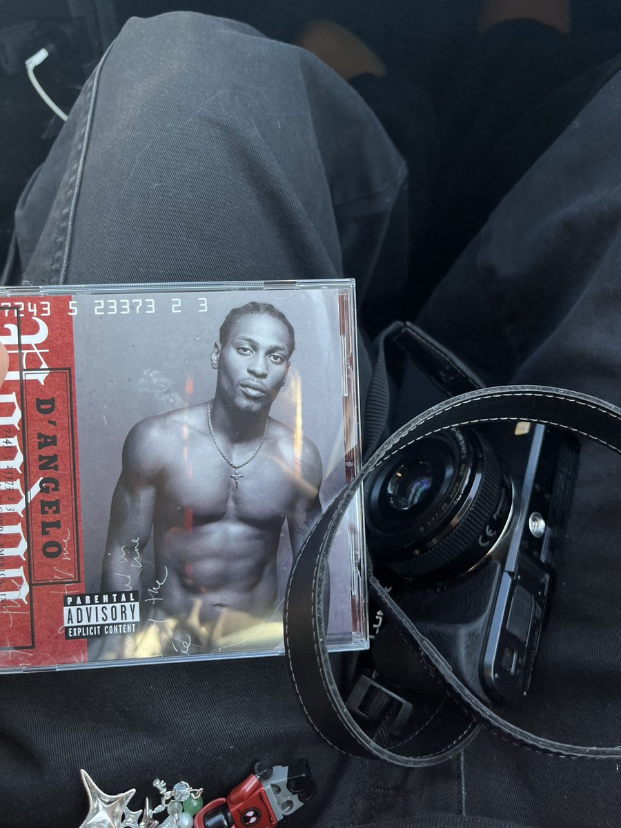 mxbeezy's tweet image. turned 24 two days ago❤️