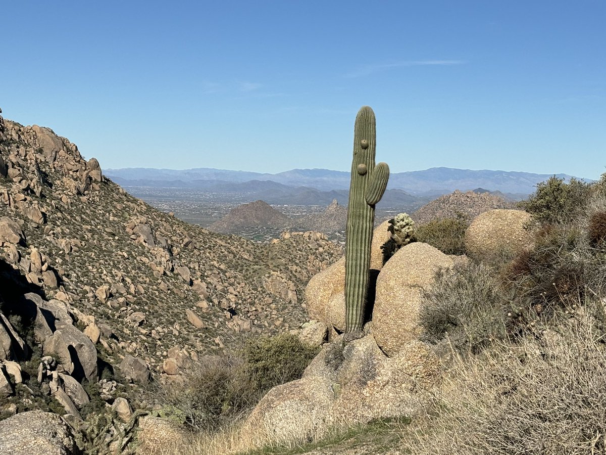 GLChristopher's tweet image. Another trip on one of my favorite hikes. Tom’s Thumb Trail. Almost 6 miles round trip, 1100 feet elevation gain from trailhead to the “thumb”. Scottsdale, Arizona