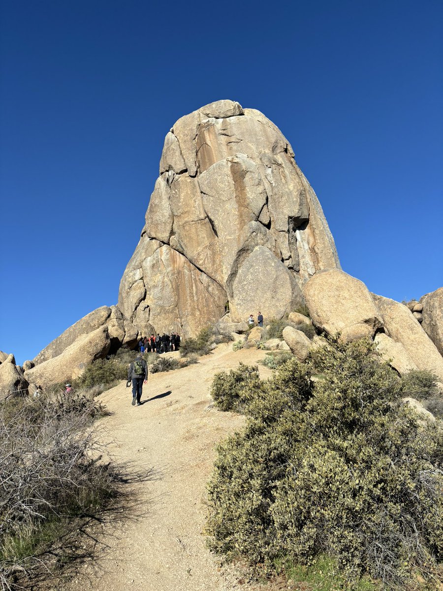 GLChristopher's tweet image. Another trip on one of my favorite hikes. Tom’s Thumb Trail. Almost 6 miles round trip, 1100 feet elevation gain from trailhead to the “thumb”. Scottsdale, Arizona