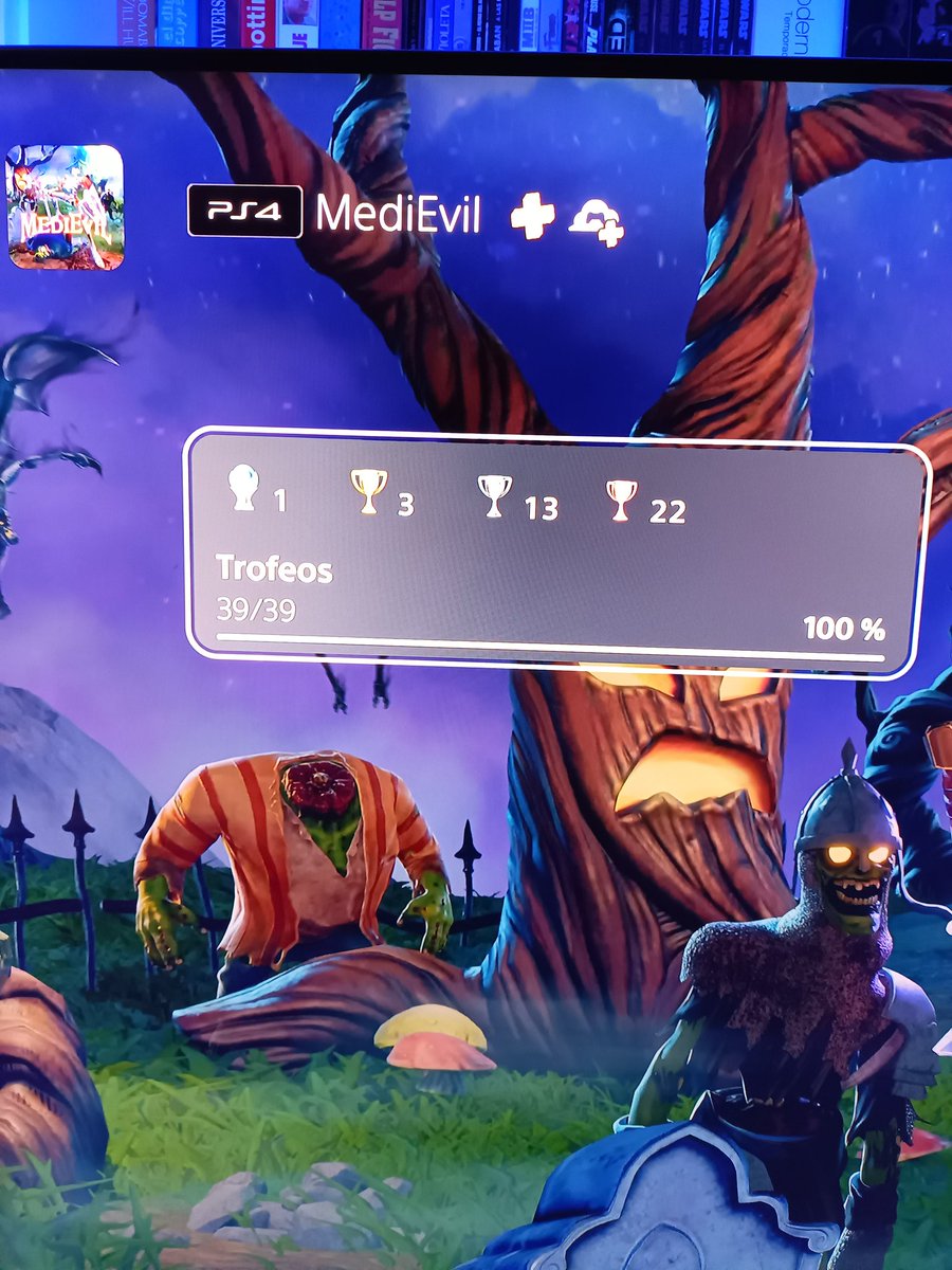 ElectroSven's tweet photo. ¡¡Segundo platino del año!! #Medievil remake, tremendo juego que me ja traído muchos buenos feelsss de cuando la PS1, eran tiempos más sencillos, buenos tiempos... https://t.co/JwQhV4K7Vb