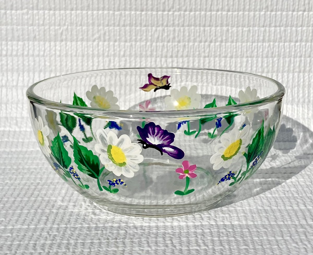 Daisies and butterflies etsy.com/listing/163305… #valentinesday #candydish #floralbowl #SMILEtt23 #CraftBizParty #giftsforher #etsygift #etsyshop