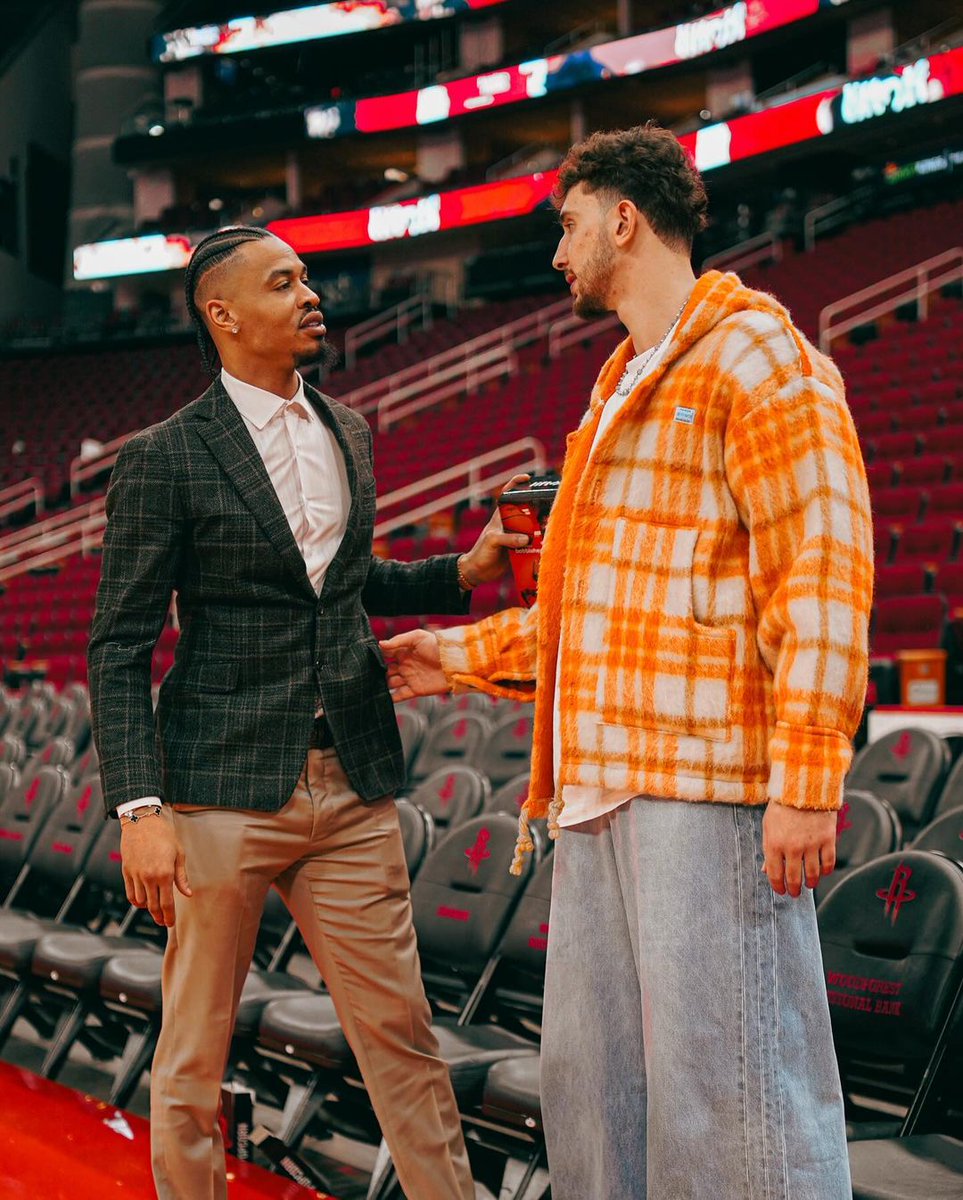 28alperensengun's tweet photo. Gerald Green 🤝 Alperen Şengün

#BdayDump https://t.co/sLhYSjjLjT
