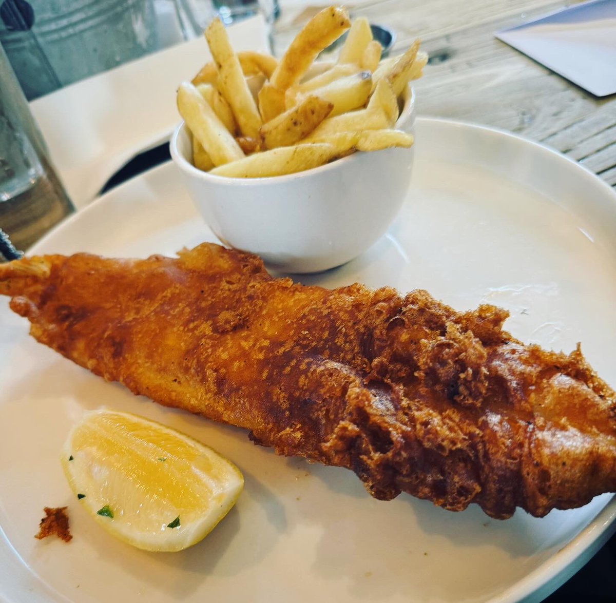 TheParaRiderMD's tweet photo. Fantastic to catch up with the family earlier at The Orange Tree in Solihull as we left the pub in a beautiful sunset view after eating Fish & Chips 🍊🌳🍽️
#TheOrangeTree #FamilyPub #SaturdayLunchtime #TeamMatt #Solihull #Sunset https://t.co/xamx4tmVVN