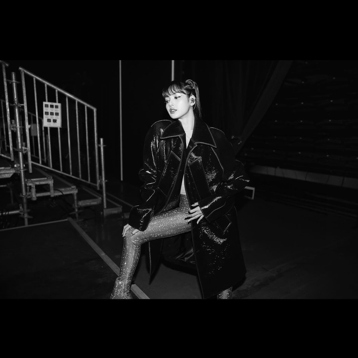 jenniesrenes's tweet photo. lisa ig update! https://t.co/PnztnR2wPS