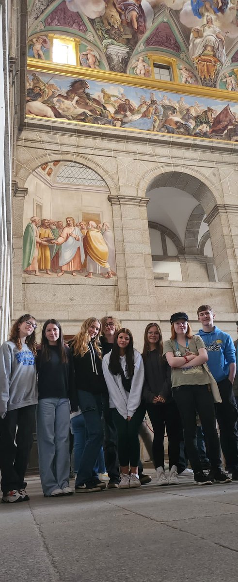 WyHighMFL's tweet photo. Today we went to El Escorrial. A bit less walking, but more hills! We also had paella for dinner - ¡qué rica! @WyHighAcademy https://t.co/VeEPzSjs0s