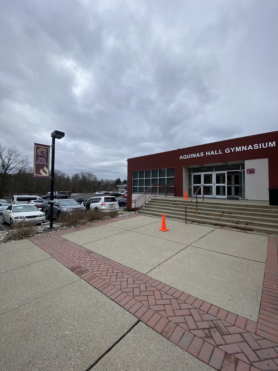 RosadoJqwan's tweet photo. My family I had a great time visiting @STAC_edu thank you coach @CoachBarrySTAC for having me and coach @CoachTieri for making this possible. #G1GB https://t.co/EbiDzk7A78