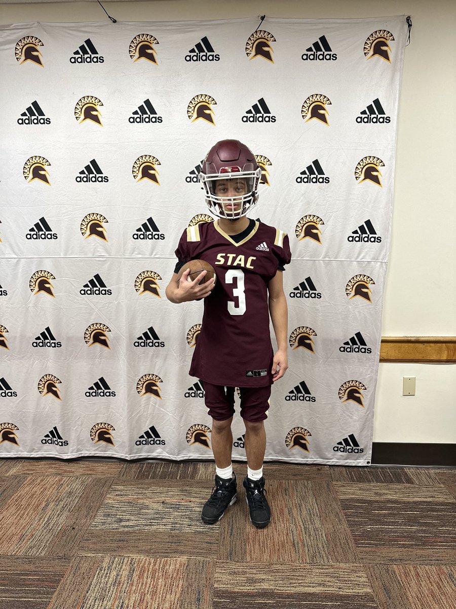 RosadoJqwan's tweet photo. My family I had a great time visiting @STAC_edu thank you coach @CoachBarrySTAC for having me and coach @CoachTieri for making this possible. #G1GB https://t.co/EbiDzk7A78