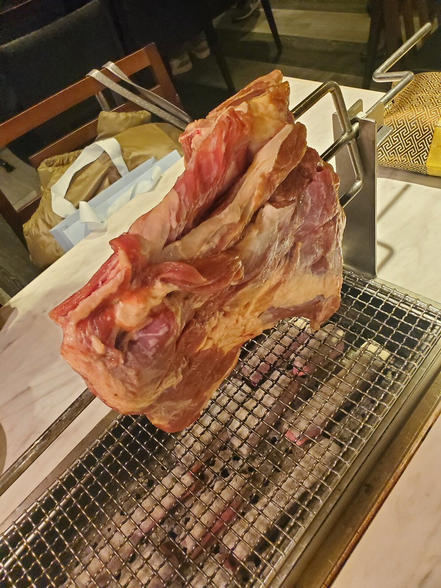 chirkon's tweet photo. いつも食べているジンギスカンと全然違う! お肉が来た時は2人で食べきれないよ～って言ってたけどペロリ
甘いタレじゃないので飽きずに食べれる!
#中国料理 #喜羊門 https://t.co/A57xWQEgPh
