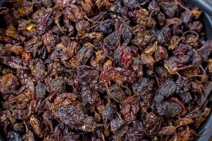 DE_BLAKES's tweet photo. Choose your pepper
Cameroon. Or Nigeria?
#AFCON2023 #AFCON #Osimhen #SuperEagles #NGRCAM #NGACAM https://t.co/2aNUjqKoQz