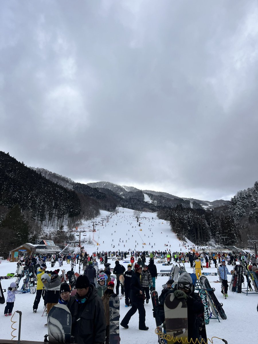 sobi556's tweet photo. 2024.1.27
めいほうスキー場で今期初滑り🏂
去年は行けなかったので2年ぶり…
激混みでしたが ぼちぼち楽しめました♪ https://t.co/Ug3pC4ofFc