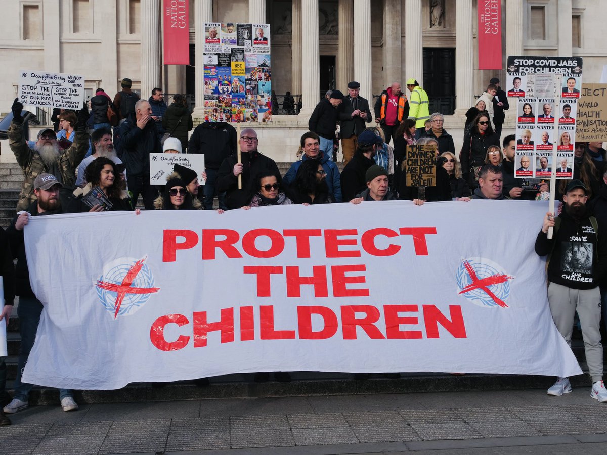 YellowBoards's tweet photo. SAVE OUR CHILDREN
Stop the sexualisation our kids in schools
Stop child trafficking
#outreach #londonpics #footstepsforfreedom #yellowboards #yellowboardarmy #peopleforthepeople https://t.co/94Byxdh97g