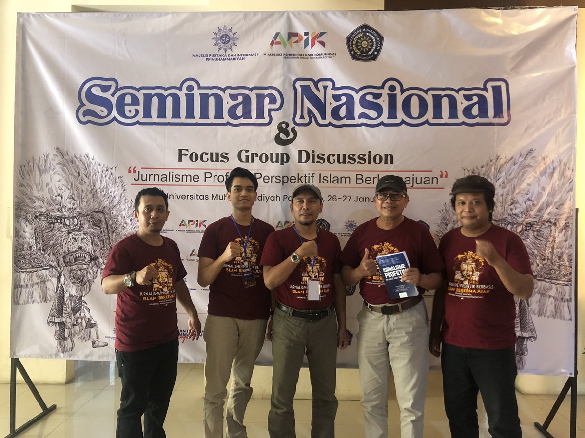 fajarjun's tweet photo. Terima kasih Universitas Muhammadiyah Ponorogo, Majelis Pustaka dan Informasi Muhammadiyah Ponorogo, Asosiasi Pendidikan Ilmu Komunikasi Perguruan Tinggi Muhammadiyah ‘Aisyiyah dan rekan-rekan untuk kebersamaanya. 🔥 #APIKPTMA https://t.co/Xkg0inRlGz