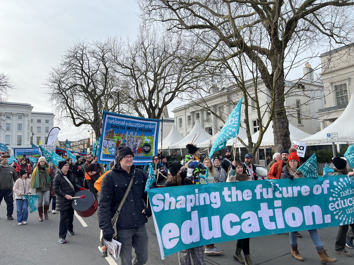 pplsassembly's tweet photo. Protect the Right to Strike: great march &amp; rally In Cheltenham today, to mark the anniversary of the GCHQ dispute, where Government workers were banned from union membership. Today, the Government are trying to implement anti-strike legislation &amp; again the movement will resist. https://t.co/OgAJyWn5Hy