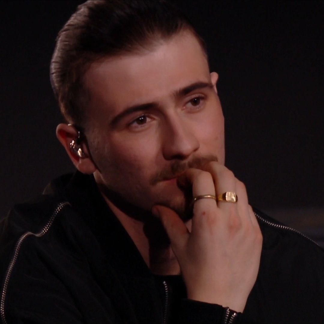 lacysopposite's tweet photo. le regard de pierre rempli de fierté pendant le texte d’helena c’est pour m’abattre #staracademy #staracademylelive https://t.co/HT7GeSMFlx