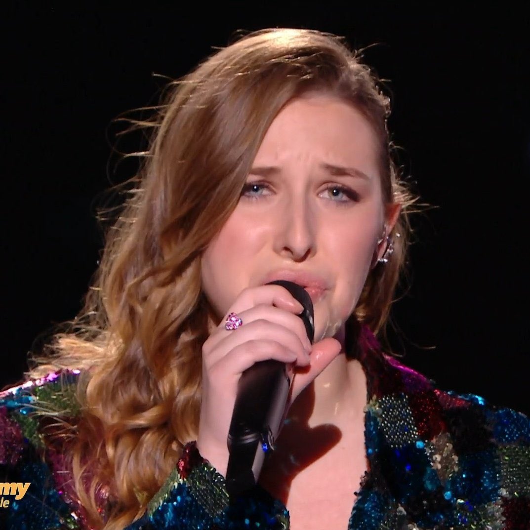 lacysopposite's tweet photo. le regard de pierre rempli de fierté pendant le texte d’helena c’est pour m’abattre #staracademy #staracademylelive https://t.co/HT7GeSMFlx