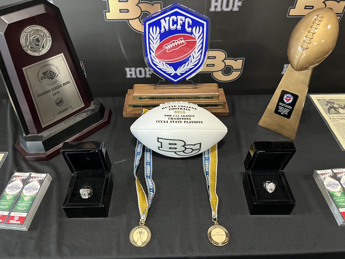 Keatonstam_8's tweet photo. Amazing visit thank you! @_CoachFlores_ @ButteFootball had an amazing time! @coachthomasfb @LibertyFBLions https://t.co/aIRIZECJi3