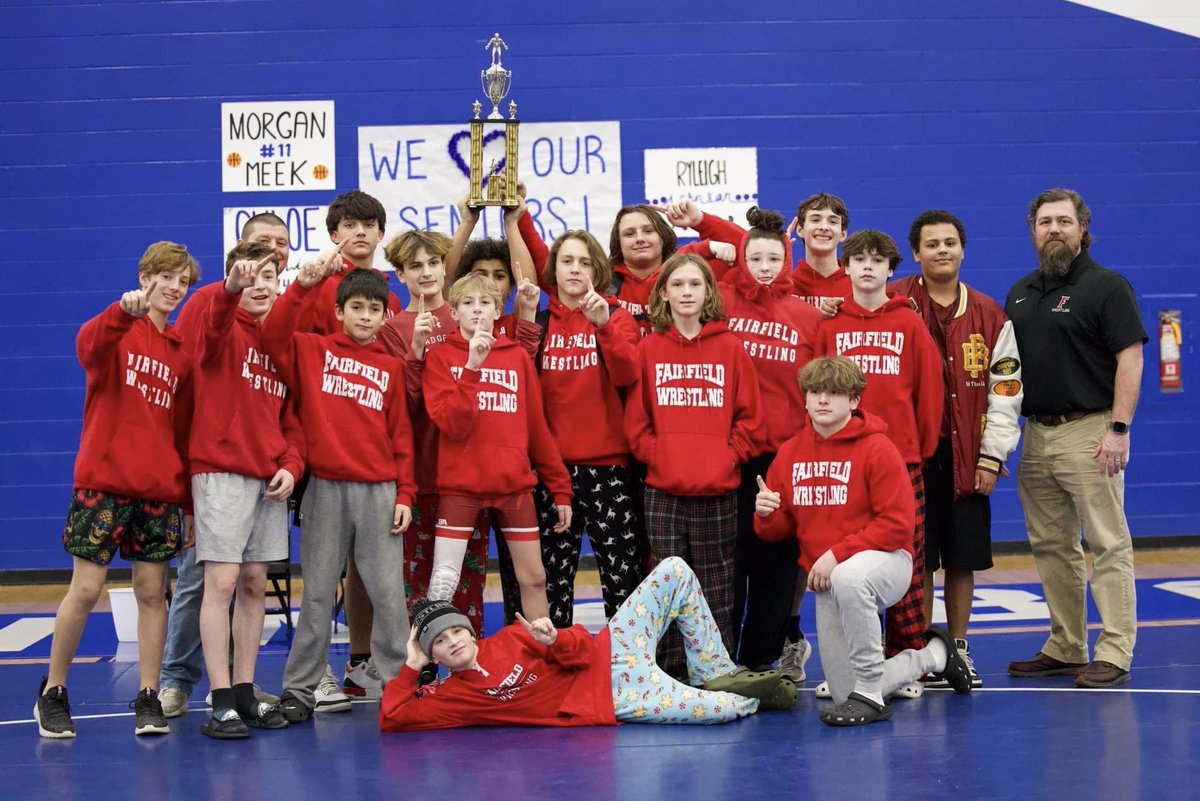 lorip923's tweet image. With today’s 1st place win over 8 teams at the Boro Grit Duals in Springboro, Fairfield Middle School has gone UNDEFEATED in duals for the 2023-2024 season!

📸: @syrcinci
