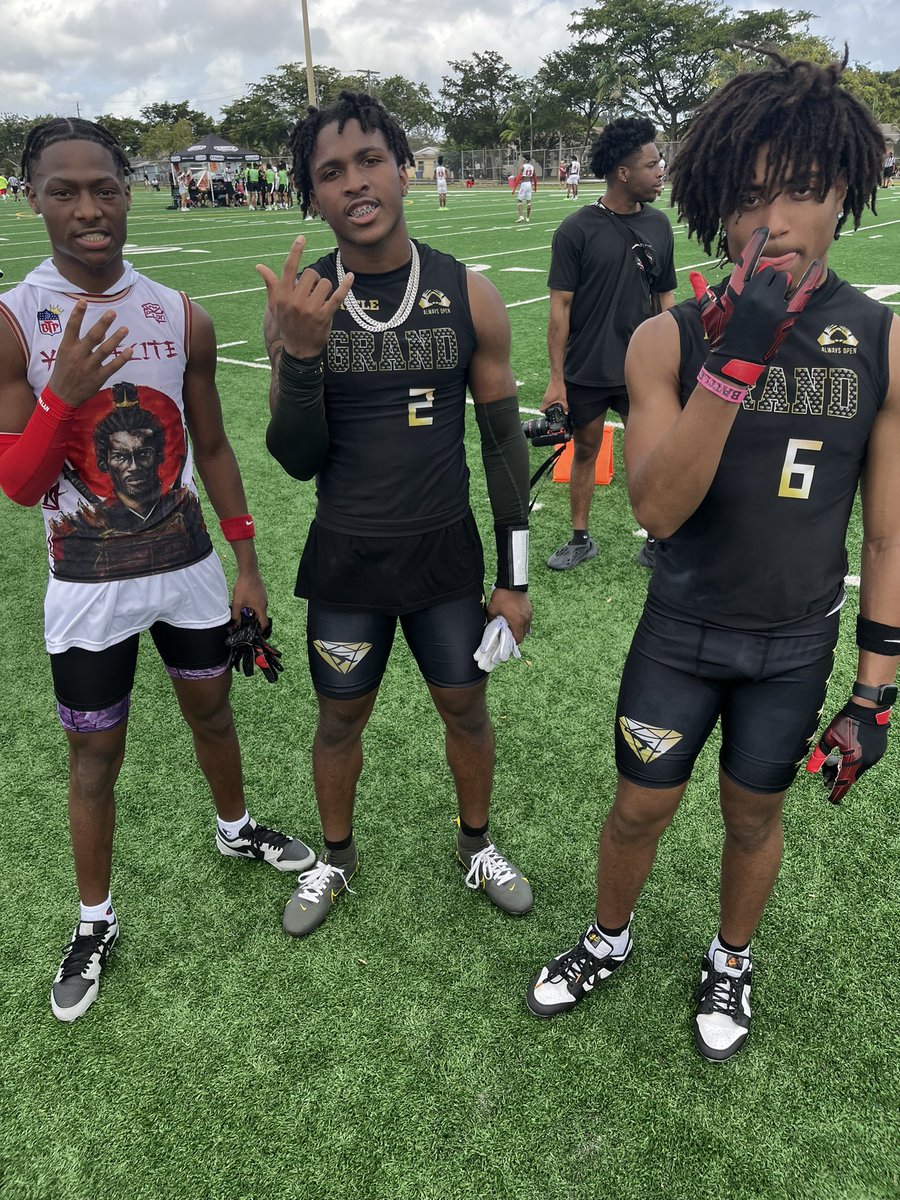 ImDx1m's tweet photo. My brudda’s no matter the team… @thereal_kori2x @lockemup6wash #Trendsettas #Miami @GrandElite3 @CMannyd1 @drobalwayzopen https://t.co/QBZbD68Ze1