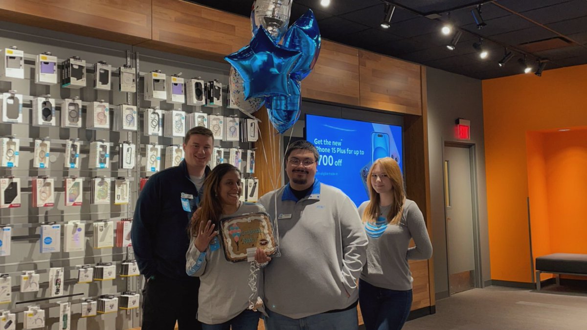 Help me celebrate our <a href="/NatsLilWorld/">Natalie Rogers</a> on her 4 yr work anniversary! Thank you for all you do at Paradise Pointe! We are so grateful for you! #LifeAtATT