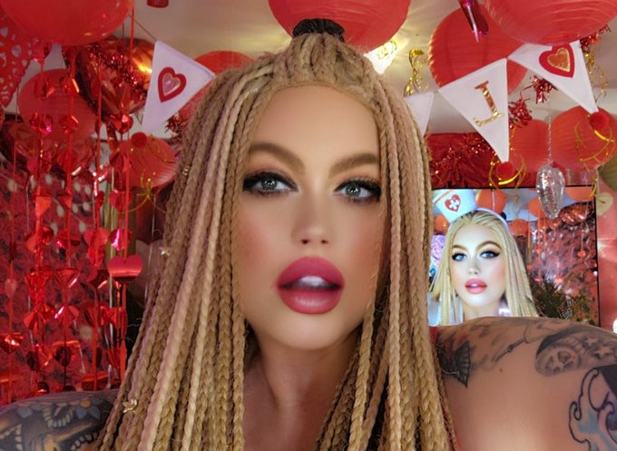 Join me 💕  @camsdotcom #tattoo https://t.co/R6Yf7YYjy1<a class="tags" href="/tag/camsdotcom">@camsdotcom</a><a href="/tag/tattoo"class="tags">#tattoo</a>