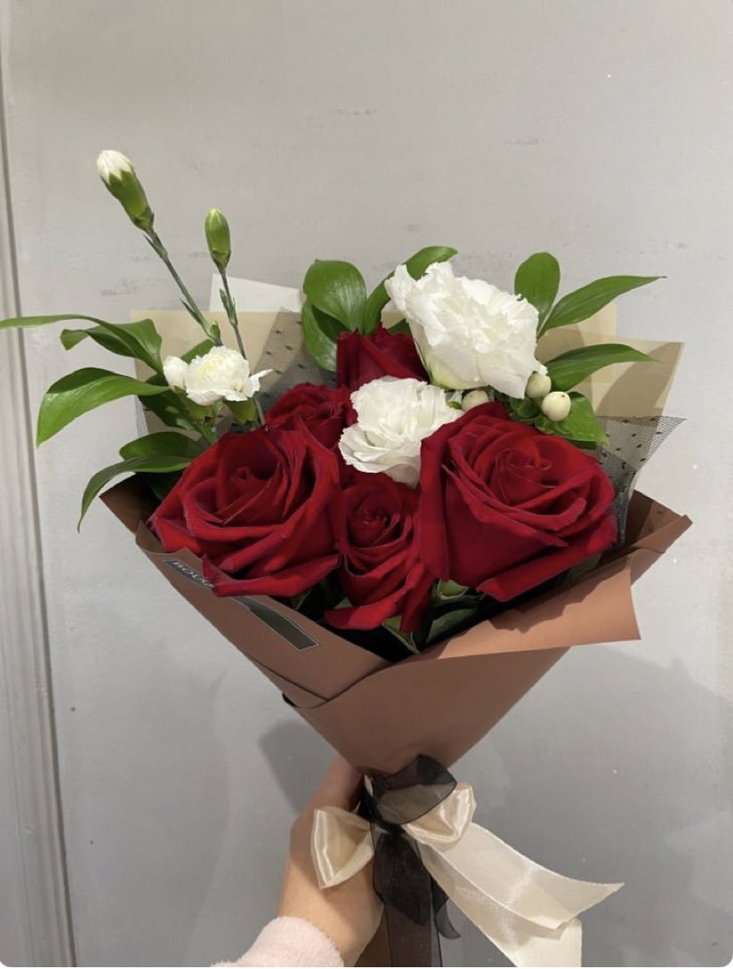 queda alguna chica que le guste que le regalen esto ???