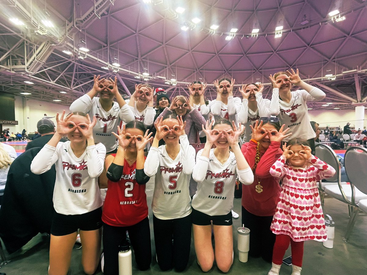 #PremierNE15Silver 6-0 at the Northern Lights Qualifier! 🌟Playing in the Gold bracket on Sunday— Day 3️⃣. 8AM on court 43! 🙌 <a href="/Premier_VB/">Premier Nebraska VB</a> #premierstrong Schedule: vbschedule.com/app/results/ev…