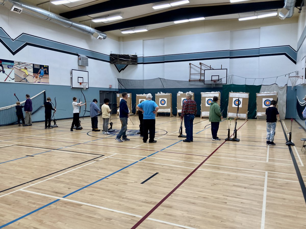 We are always so appreciative when community volunteers help our students learn archery during PE! #SD53 @SSimilkameen @MrsBrowning53 <a href="/Stacer99/">Stacey Smith</a>