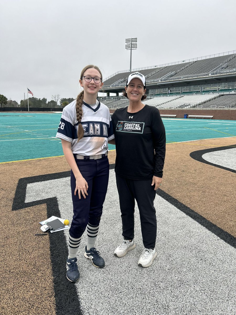 I had a great time at the @CoastalSoftball camp today! I learned a lot and had an amazing time! Thank you to all of the coaches for putting on a great camp!🌴🥎@coach_kgreen @Coach_MGardner @amanda_daneker @kass_smith14 @TeamNCPritchard