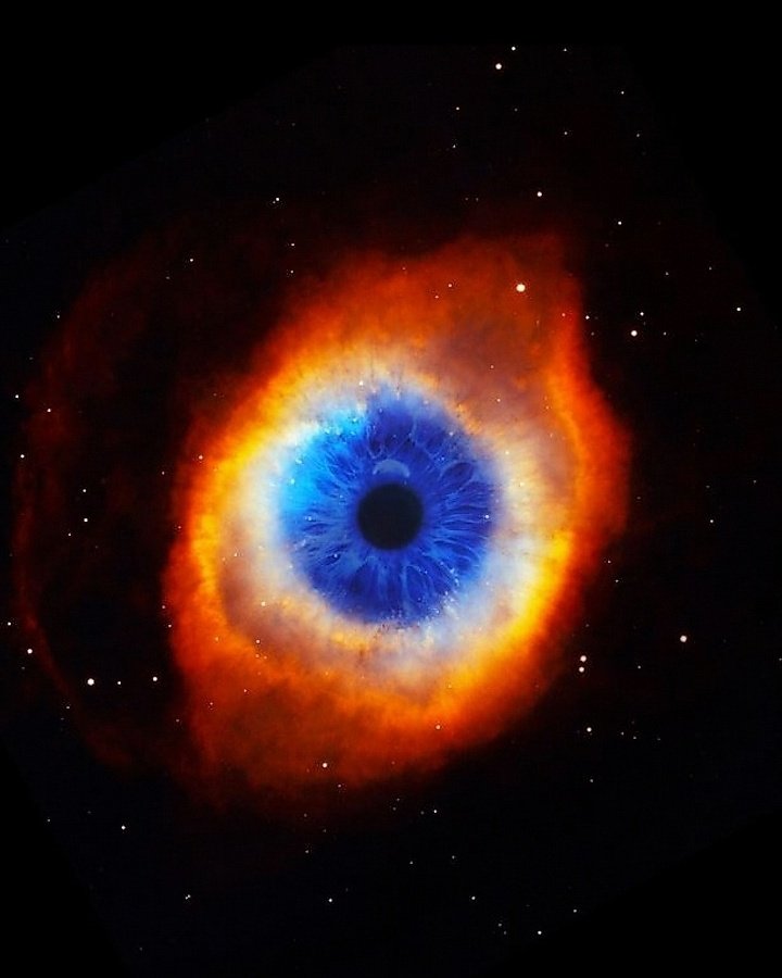 maiz_julio's tweet photo. Composition of NGC7293 Helix Nebula and human iris, the eye of God by Nebula images. https://t.co/c3XF6UH4XP