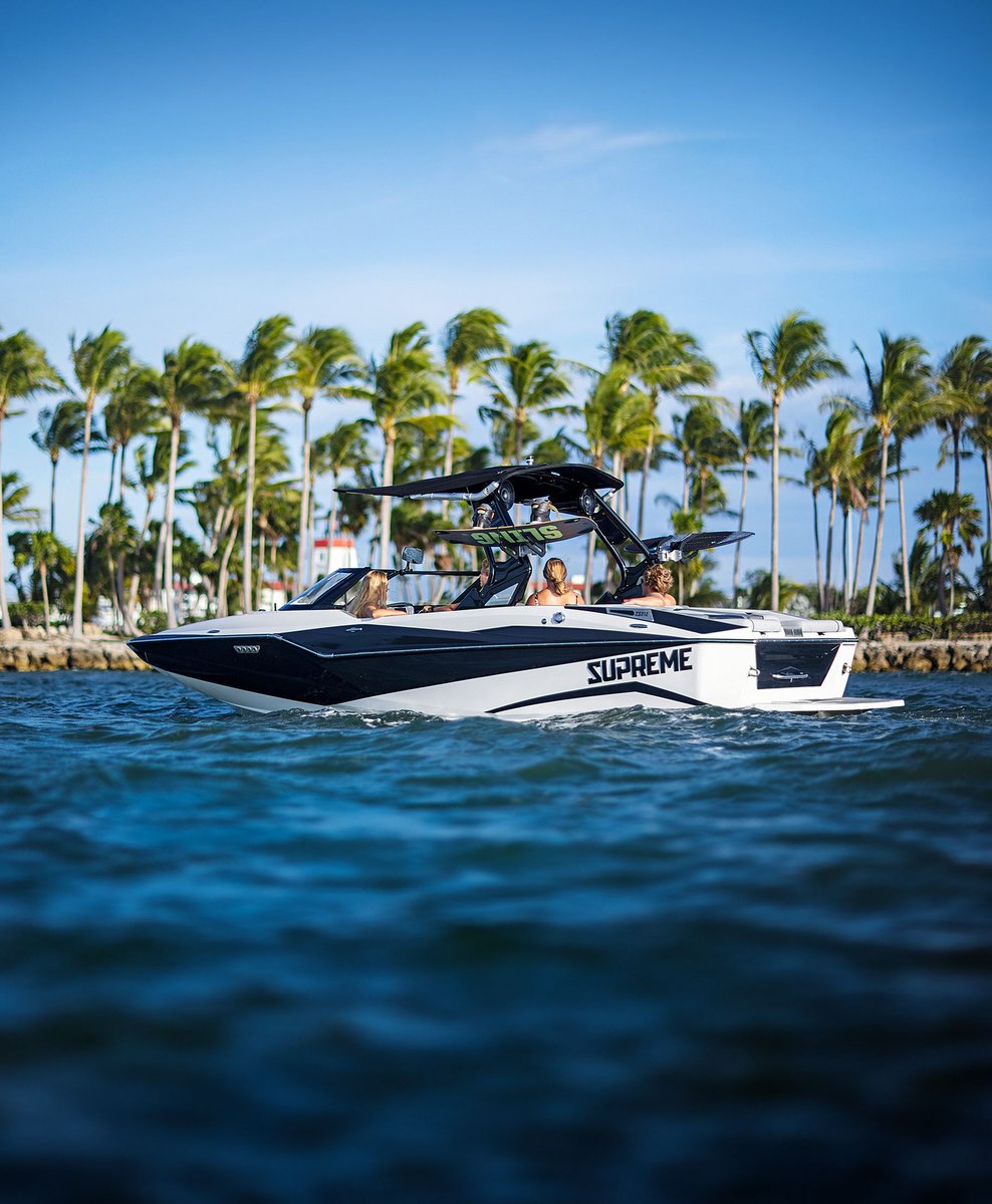 SupremeBoats's tweet photo. Is it time to start planning that tropical vacation? 🌴
#supremeboats #wakeboat #wakeboats #surfboat #surfboats #towboat #towboats #supreme #mvt #mostvaluabletowboat #livesupreme #wakesurf #wakeboarding #wakeboardboat https://t.co/50QJIcXd6X