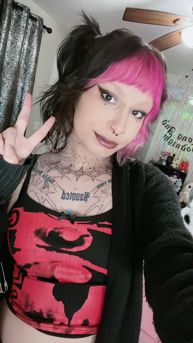 🕸️LIVE🕸️
valo premier week 2! 
team League of Evil # exes 😈😈😈
ttv/nem0ricultrix