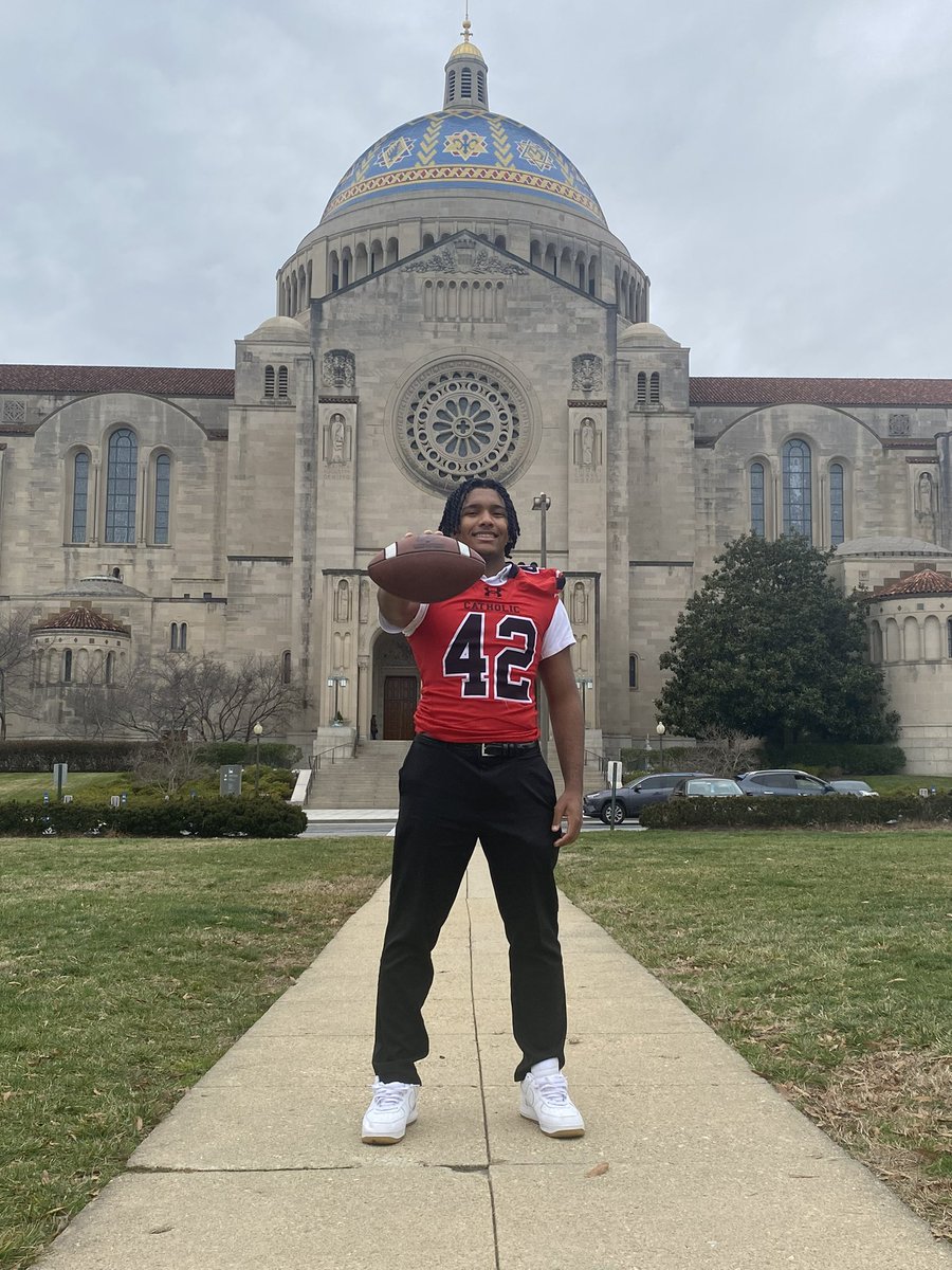 Extremely grateful to receive my first offer to the Catholic University of America during my visit today🔥 <a href="/CoachMikeGut/">Mike Gutelius '92</a> <a href="/CoachMattyVogel/">Matt Vogel</a> <a href="/Joespags12/">Coach Joe Spagnolo</a> <a href="/CoachMoffitt/">Michael Moffitt</a> <a href="/vinnysullivan77/">Sullivan Sports Performance</a> <a href="/ionafootball/">Iona Prep Football</a>