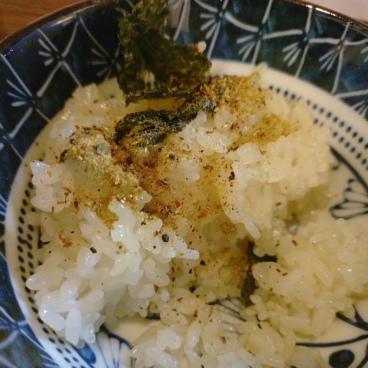 33bluesky33's tweet image. ガチニボ￥900

朝ラーに濃厚な煮干し
佐藤さんのごはんには最後にぼし粉もかけて
美味しかった😋

#SINCHAN