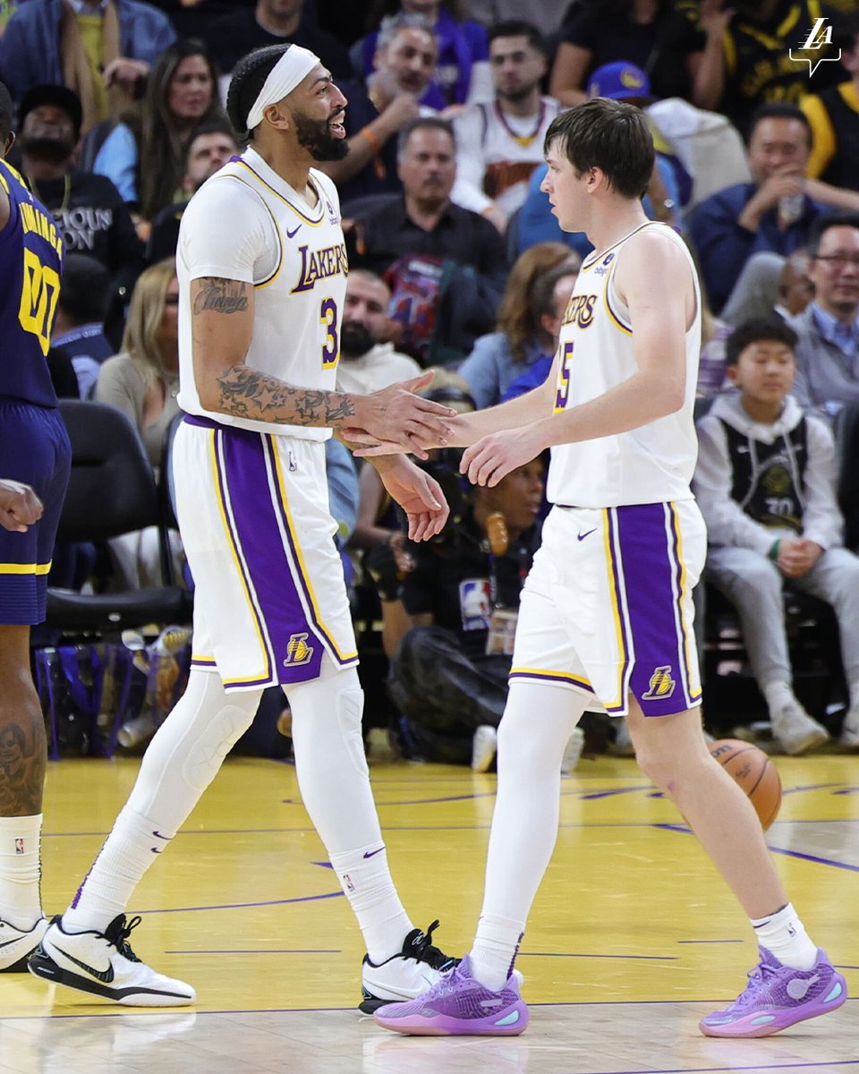 THE GUYS BATTLED IT OUT.

Bron: 36 pts, 20 reb, 12 ast
AD: 29 pts, 13 reb, 4 blk, 3 ast
DLo: 28 pts, 5 ast, 3 reb, 2 stl
Austin: 17 pts, 6 ast, 2 reb, 2 stl
Vando: 14 pts, 9 reb, 5 ast, 4 stl
Rui: 11 pts, 4 rebs