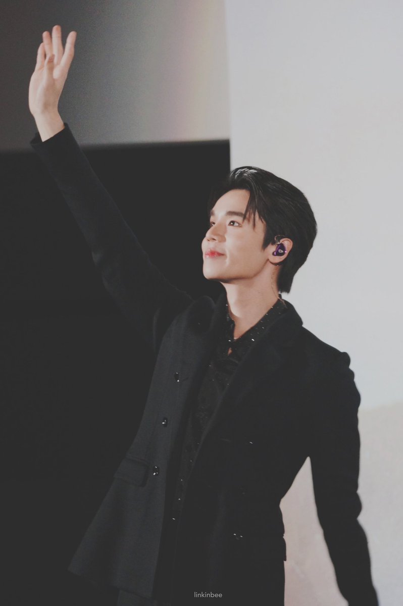 BΞΞ ★ 🎈 tweet media