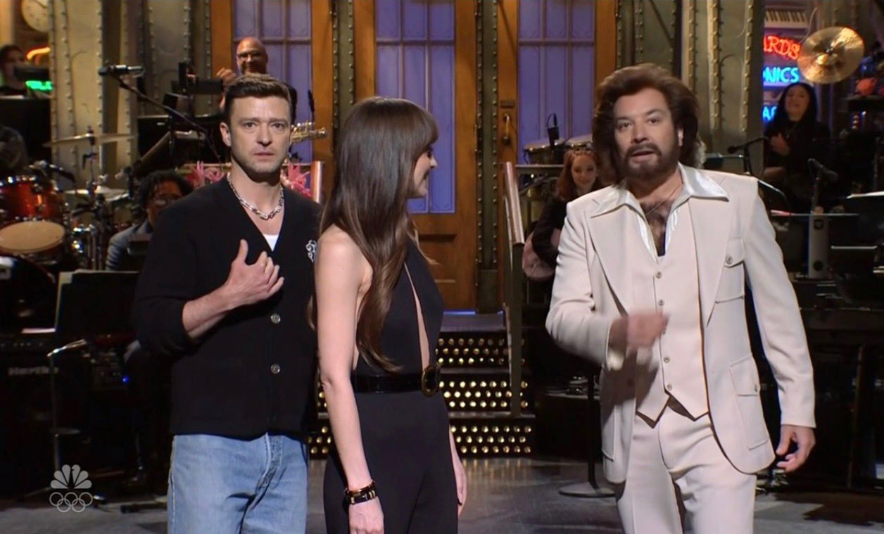 Pop Base on X: "Jimmy Fallon and Justin Timberlake crash Dakota Johnson's  SNL opening monologue. https://t.co/P222eXt0y4" / X