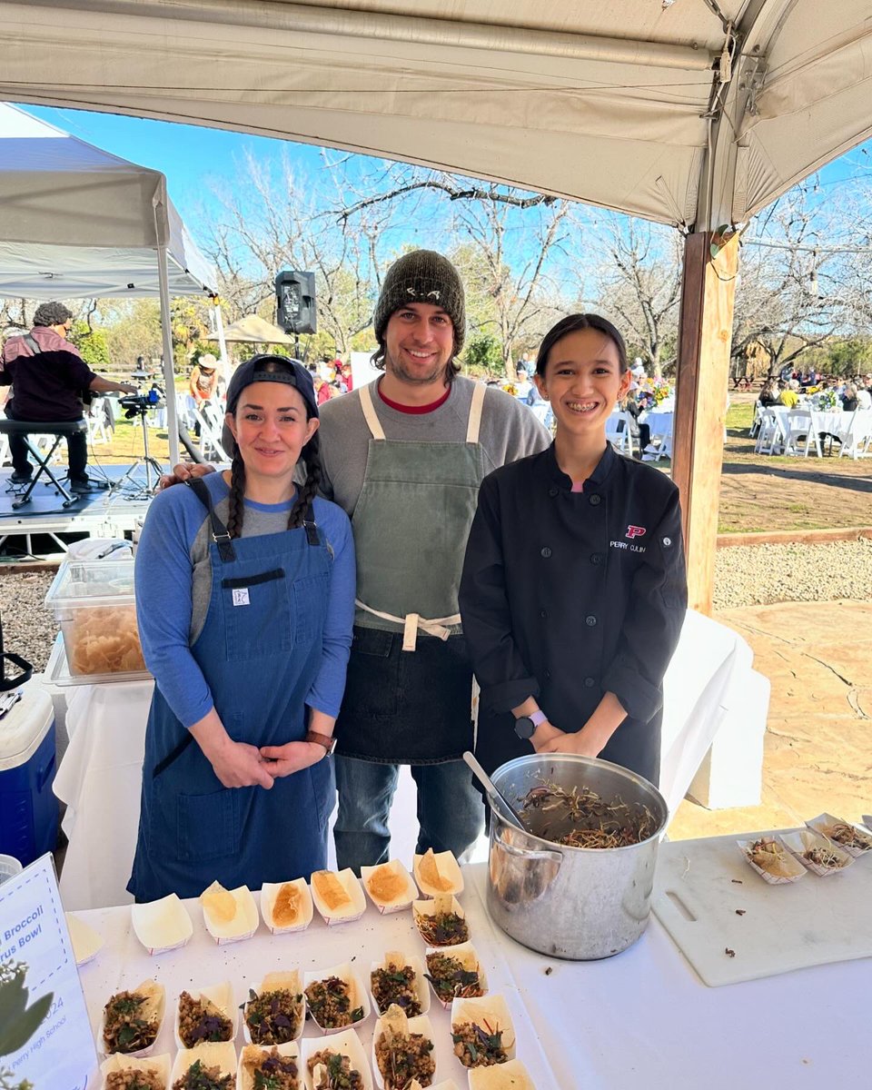 PerryPumas07's tweet photo. Congratulations to Charlie TUGADE for winning third place at the blue watermelon project competition today. She had a deconstructed loop bowl with a broccoli salad and fresh fruit. @perry_pumas @CTECUSD #iamCTE https://t.co/6HGpAxD1XJ