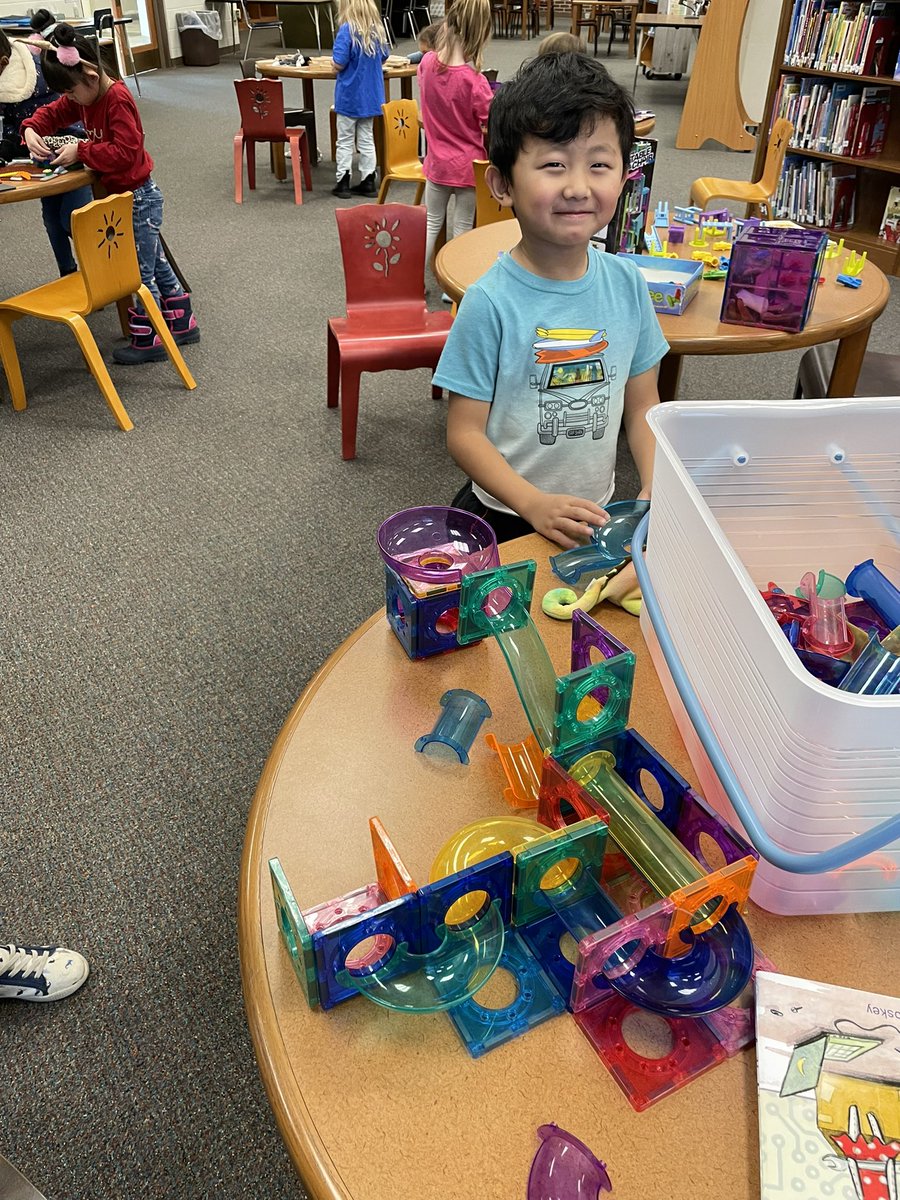BenderLibrarian's tweet photo. Makerspace week being creative and exploring! https://t.co/g9DbkmCTmf