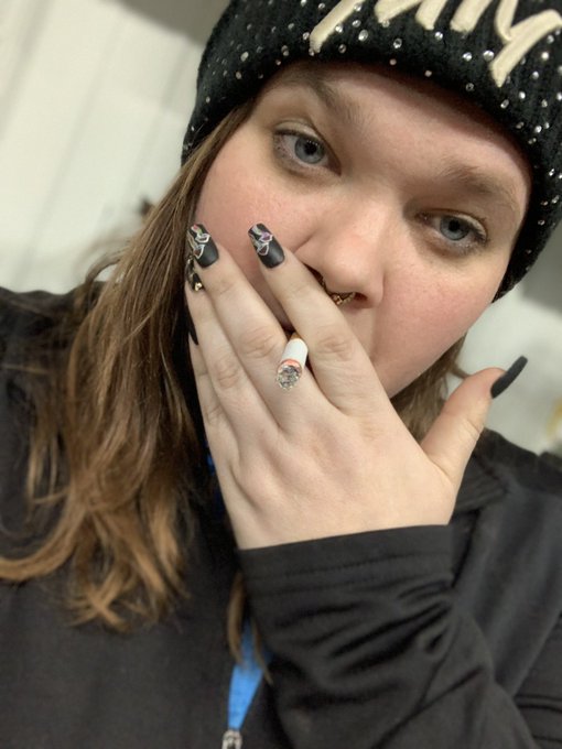 Findom smoke fetish cigarette fetish bbw indiana https://t.co/pHAhNkOmMt