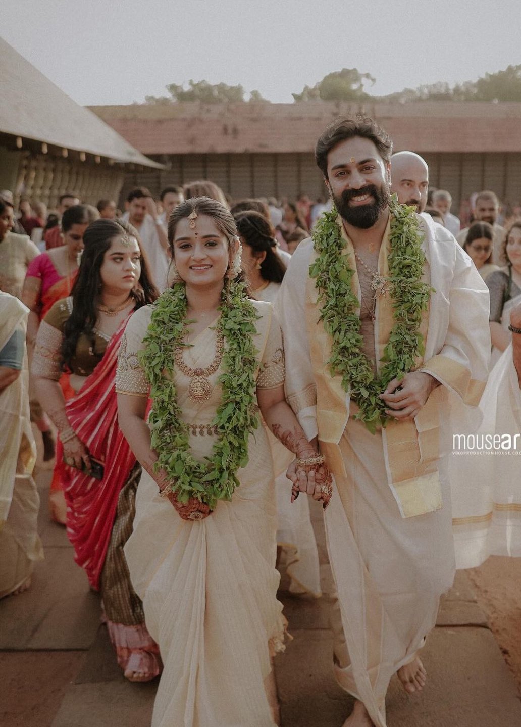 Christopher Kanagaraj on X: "Malayalam Actor/TV Host Govind Padmasoorya And Gopika Anil Tie The Knot In A Wedding Ceremony At Vadakkunnathan Temple. https://t.co/QkaK0Brmmi" / X
