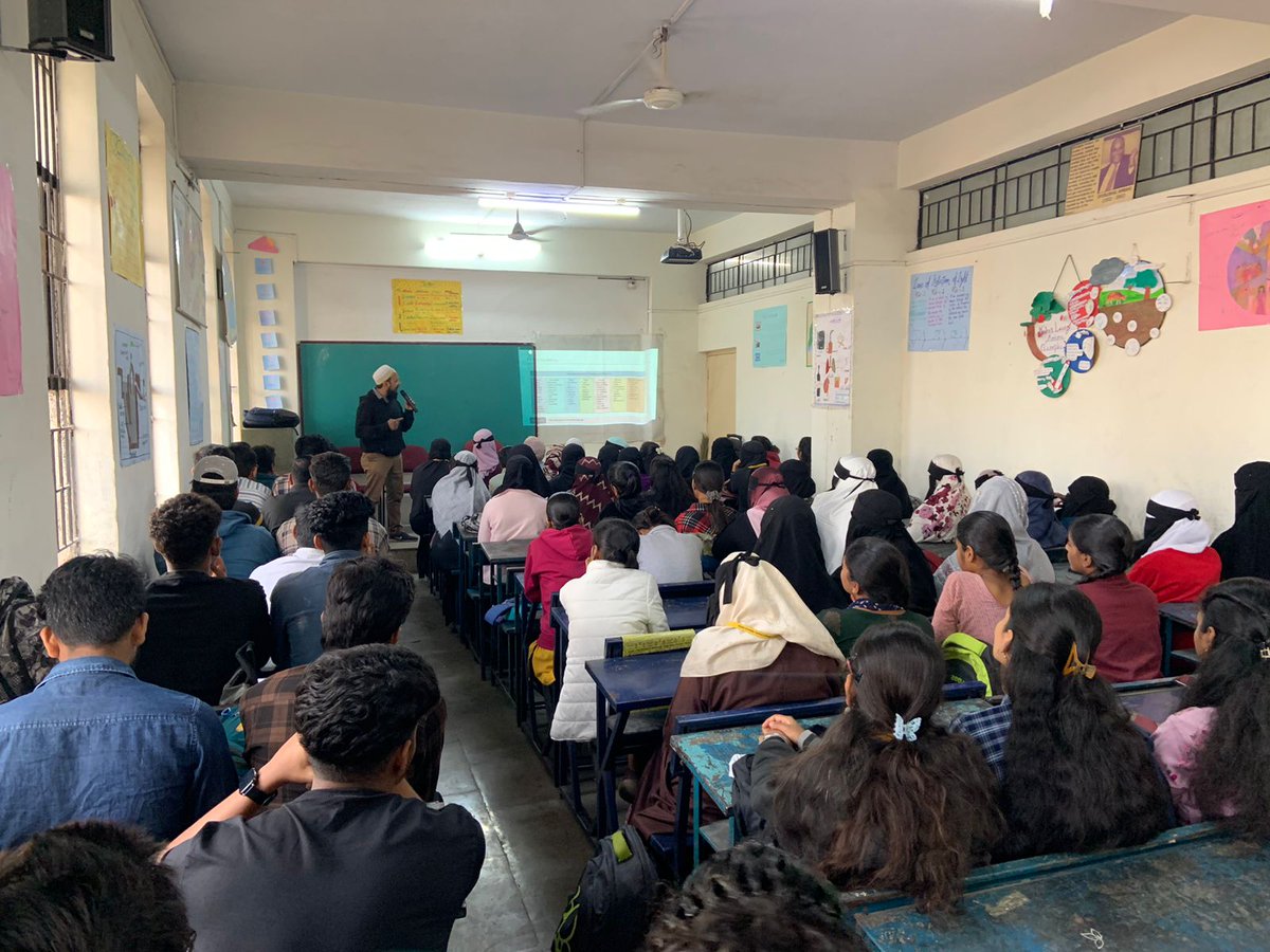 Successfully Delivered Digital Marketing Overview Training at Azam Campus College, Pune in collaboration with SkyWorld Institute. Sharing some glimpses. #digitalmarketingtraining #digitalmarketing #digitalmarketingagency #digitalmarketing2024 #onlinemarketingtraining