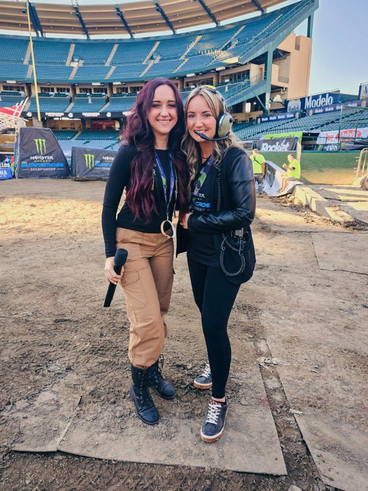 Nobody runs a race like you do Kat🤩 Great sound check with @supercrosslive! Looking forward to an awesome race day in Anaheim! 
•
#country #countrymusic #ashleywineland #Supercrosslive #supercross #nationalanthem #monsterenergy