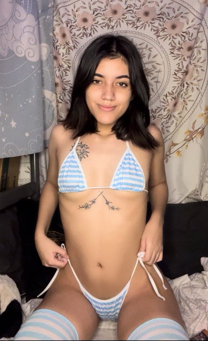 Watch Faye ♡'s leaked NSFW photo on TwXstars