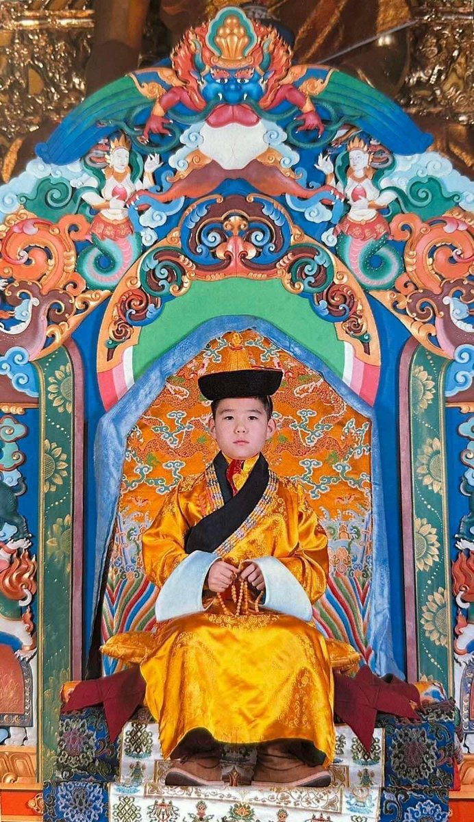 Мэлмий тунгалаг
Өлмий бат оршигээ
🙏🙏🙏🇲🇳🇲🇳🇲🇳.