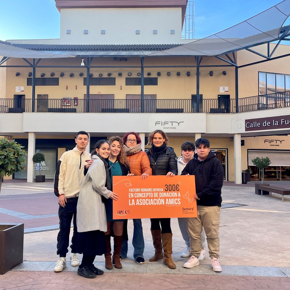 📢 Un pequeño gesto puede tener un gran impacto. 

En Factory Bonaire, hemos colaborado con Amics, una asociación increíble que trabaja para fortalecer las habilidades sociales de personas con diversidad funcional. 

¡Gracias, Amics, por todo lo que hacéis! 💖