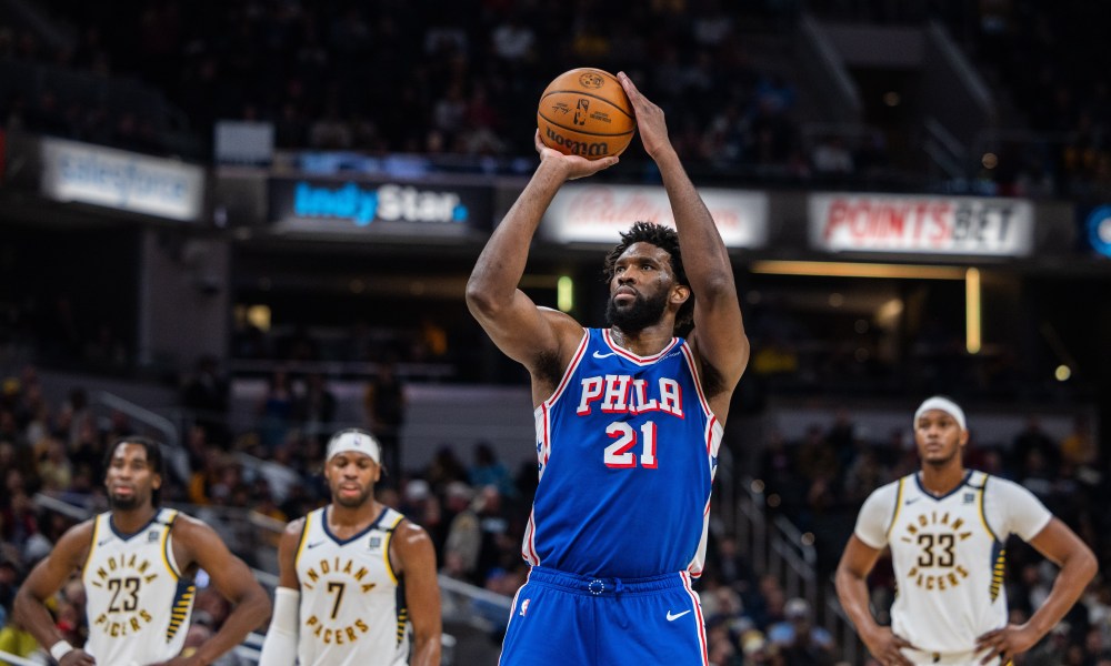 AhsaanBabar's tweet photo. Joel Embiid went off for a franchise Philadelphia 76ers record, 70 points in the team’s win over the San Antonio Spurs. He also added 18 rebounds and five assists.

@JoelEmbiid #JoelEmbid #Embiid #SanAntonioSpurs #DamianLillard #NBA #NBAAllStar #basketball #nba  #LeBronJames https://t.co/b7S3rEmaJ6